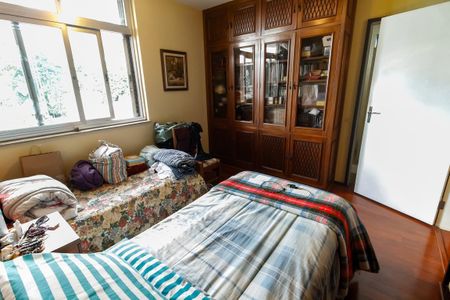Casa à venda com 440m², 4 quartos e 2 vagas Casa à venda com 440m², 4 quartos e 2 vagasSuíte 2