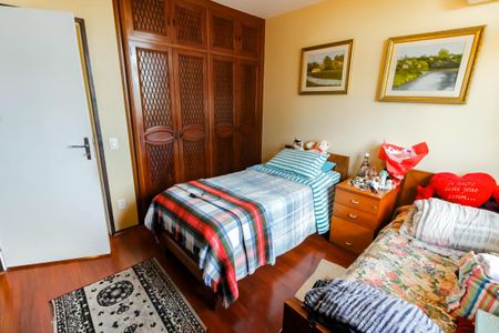Casa à venda com 440m², 4 quartos e 2 vagas Casa à venda com 440m², 4 quartos e 2 vagasSuíte 2