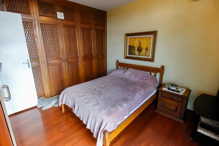 Casa à venda com 440m², 4 quartos e 2 vagas Casa à venda com 440m², 4 quartos e 2 vagasSuíte 1