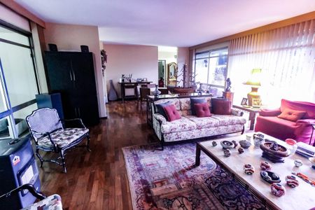 Casa à venda com 440m², 4 quartos e 2 vagas Casa à venda com 440m², 4 quartos e 2 vagasSala 1