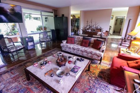 Sala 1 de casa para alugar com 4 quartos, 420m² em Vila Inah, São Paulo