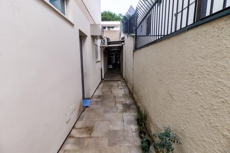 Casa à venda com 440m², 4 quartos e 2 vagas Casa à venda com 440m², 4 quartos e 2 vagasQuintal