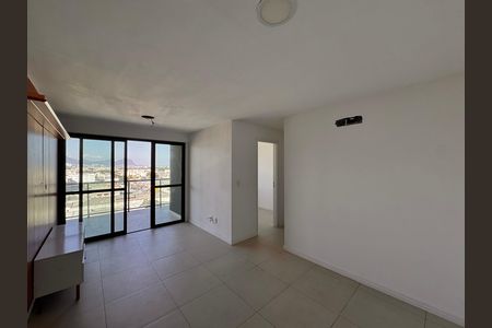 Apartamento à venda com 73m², 2 quartos e 1 vaga Apartamento à venda com 73m², 2 quartos e 1 vagaSala