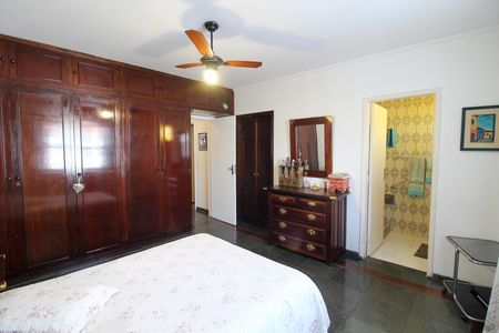 Casa à venda com 160m², 4 quartos e 2 vagas Casa à venda com 160m², 4 quartos e 2 vagasQuarto 1