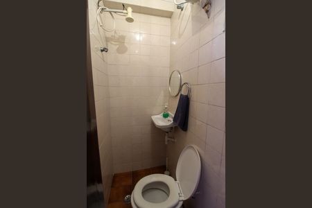 Lavabo de casa à venda com 4 quartos, 121m² em Jardim Rizzo, São Paulo