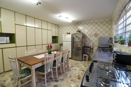 Cozinha de casa à venda com 4 quartos, 121m² em Jardim Rizzo, São Paulo