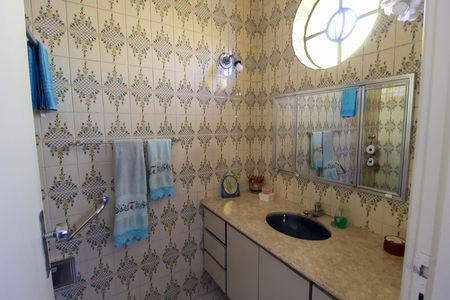 Banheiro do Quarto 1 de casa à venda com 4 quartos, 160m² em Jardim Rizzo, São Paulo