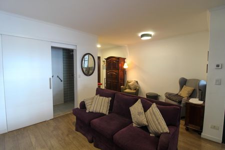 Sala de casa à venda com 4 quartos, 121m² em Jardim Rizzo, São Paulo
