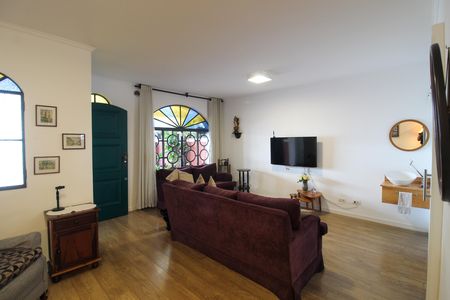 Sala de casa à venda com 4 quartos, 121m² em Jardim Rizzo, São Paulo