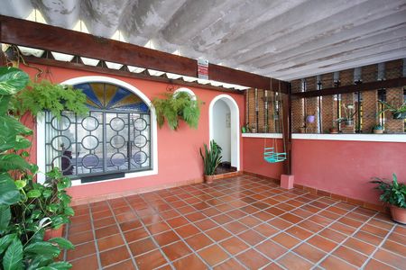 Garagem de casa à venda com 4 quartos, 160m² em Jardim Rizzo, São Paulo