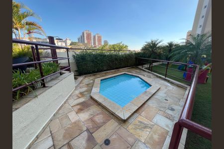 Apartamento à venda com 139m², 4 quartos e 2 vagas Apartamento à venda com 139m², 4 quartos e 2 vagasÁrea comum - Piscina