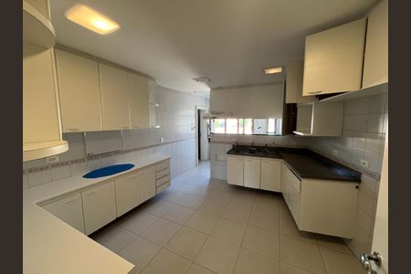 Apartamento à venda com 139m², 4 quartos e 2 vagas Apartamento à venda com 139m², 4 quartos e 2 vagasCozinha