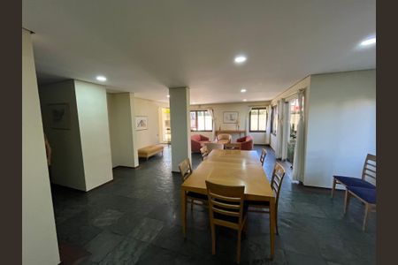 Apartamento à venda com 139m², 4 quartos e 2 vagas Apartamento à venda com 139m², 4 quartos e 2 vagasÁrea comum - Salão de festas