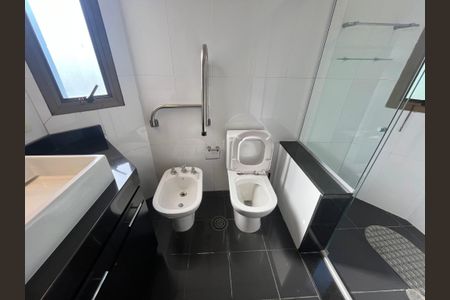 Apartamento à venda com 139m², 4 quartos e 2 vagas Apartamento à venda com 139m², 4 quartos e 2 vagasBanheiro