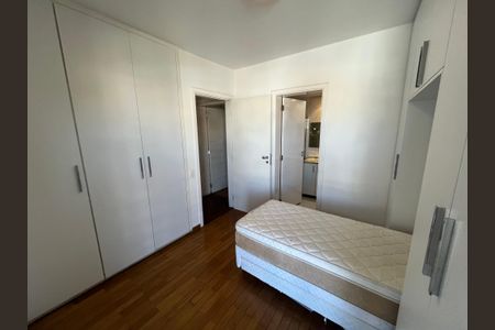 Apartamento à venda com 139m², 4 quartos e 2 vagas Apartamento à venda com 139m², 4 quartos e 2 vagasQuarto