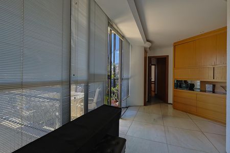 Apartamento à venda com 160m², 4 quartos e 2 vagas