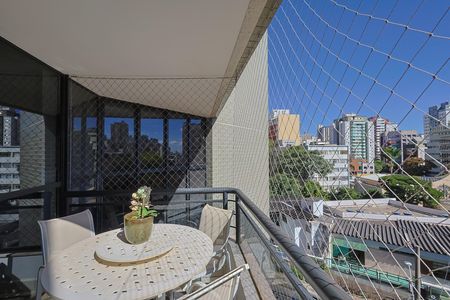Apartamento à venda com 160m², 4 quartos e 2 vagas