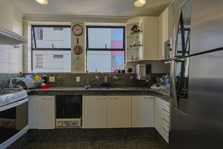Apartamento à venda com 160m², 4 quartos e 2 vagas