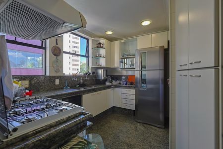 Apartamento à venda com 160m², 4 quartos e 2 vagas