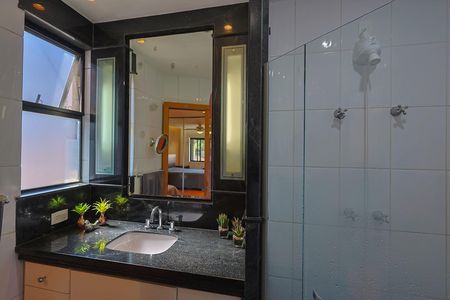 Apartamento à venda com 160m², 4 quartos e 2 vagas