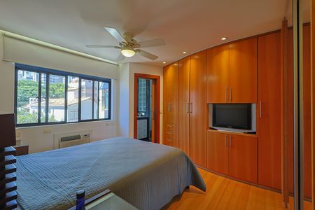 Apartamento à venda com 160m², 4 quartos e 2 vagas