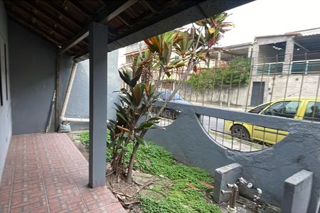 Casa para alugar com 70m², 2 quartos e 1 vaga Casa para alugar com 70m², 2 quartos e 1 vagaVaranda