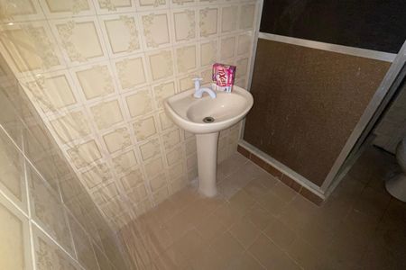 Casa para alugar com 70m², 2 quartos e 1 vaga Casa para alugar com 70m², 2 quartos e 1 vagaBanheiro