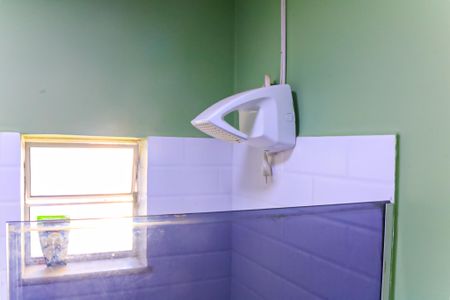 Banheiro de casa para alugar com 2 quartos, 80m² em Higienópolis, Rio de Janeiro