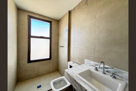 Apartamento à venda com 84m², 2 quartos e 2 vagas Apartamento à venda com 84m², 2 quartos e 2 vagasBanheiro da Suíte 2