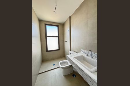 Apartamento à venda com 82m², 2 quartos e 2 vagasBanheiro da Suíte 2