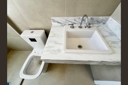 Apartamento à venda com 82m², 2 quartos e 2 vagasBanheiro da Suíte 2