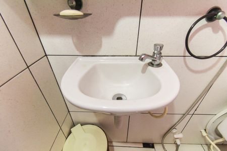 Casa à venda com 300m², 3 quartos e 6 vagasBanheiro de Serviço