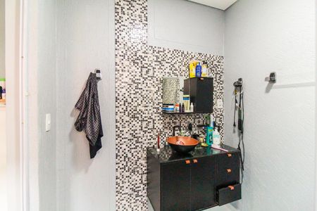 Casa à venda com 300m², 3 quartos e 6 vagasBanheiro da Suíte 1