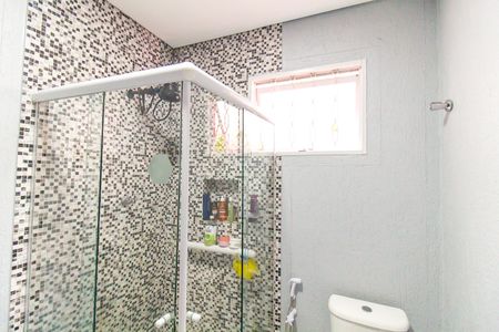 Casa à venda com 300m², 3 quartos e 6 vagasBanheiro da Suíte 1