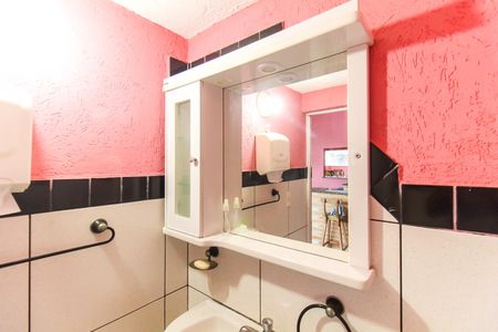 Casa à venda com 300m², 3 quartos e 6 vagasBanheiro de Serviço