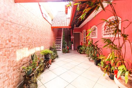 Casa à venda com 300m², 3 quartos e 6 vagasQuintal