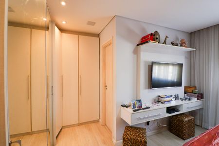 Apartamento à venda com 110m², 3 quartos e 2 vagas Apartamento à venda com 110m², 3 quartos e 2 vagasSuíte