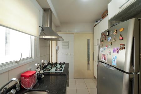 Apartamento à venda com 110m², 3 quartos e 2 vagas Apartamento à venda com 110m², 3 quartos e 2 vagasCozinha e Área de Serviço