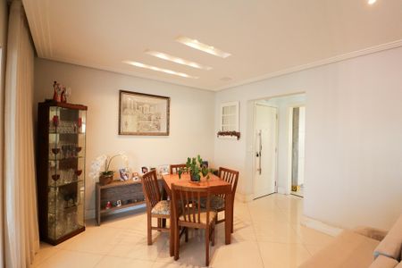 Apartamento à venda com 110m², 3 quartos e 2 vagas Apartamento à venda com 110m², 3 quartos e 2 vagasSala