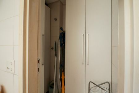 Apartamento à venda com 110m², 3 quartos e 2 vagas Apartamento à venda com 110m², 3 quartos e 2 vagasCozinha e Área de Serviço