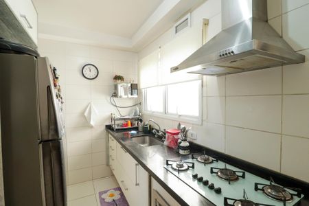 Apartamento à venda com 110m², 3 quartos e 2 vagas Apartamento à venda com 110m², 3 quartos e 2 vagasCozinha e Área de Serviço