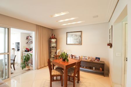 Apartamento à venda com 110m², 3 quartos e 2 vagas Apartamento à venda com 110m², 3 quartos e 2 vagasSala