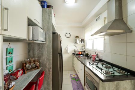 Apartamento à venda com 110m², 3 quartos e 2 vagas Apartamento à venda com 110m², 3 quartos e 2 vagasCozinha e Área de Serviço