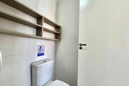Apartamento para alugar com 55m², 2 quartos e 2 vagas Apartamento para alugar com 55m², 2 quartos e 2 vagasBanheiro