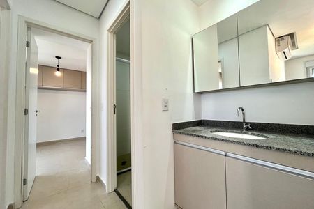 Apartamento para alugar com 55m², 2 quartos e 2 vagas Apartamento para alugar com 55m², 2 quartos e 2 vagasBanheiro