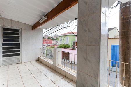 Casa à venda com 190m², 3 quartos e 1 vaga Casa à venda com 190m², 3 quartos e 1 vagaVaranda