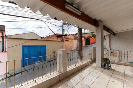 Casa à venda com 190m², 3 quartos e 1 vaga Casa à venda com 190m², 3 quartos e 1 vagaVaranda