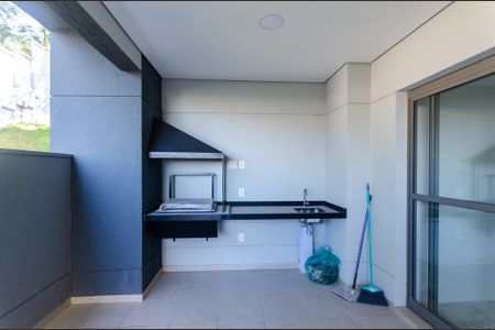 Apartamento para alugar com 242m², 4 quartos e 2 vagas Apartamento para alugar com 242m², 4 quartos e 2 vagasSala - Varanda