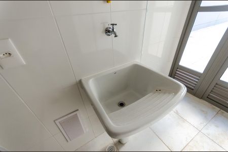 Apartamento para alugar com 242m², 4 quartos e 2 vagas Apartamento para alugar com 242m², 4 quartos e 2 vagasCozinha