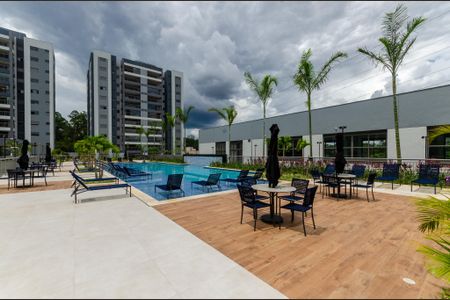 Apartamento para alugar com 242m², 4 quartos e 2 vagas Apartamento para alugar com 242m², 4 quartos e 2 vagasÁrea comum - Piscina